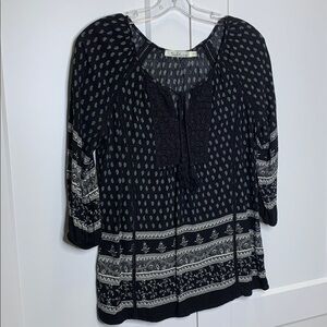 Solitaire Black and White Peasant Blouse 3/4 Length Sleeve & Embroidery Details